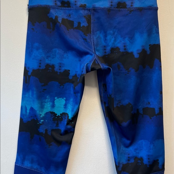 BRAND NEW CAPRI leggings - Picture 2 of 2